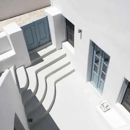 Vila Santoniro
