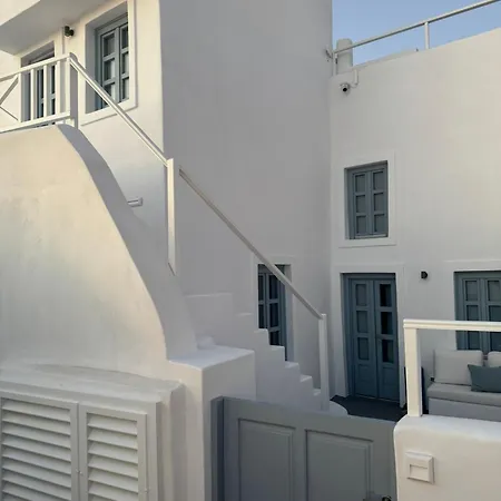 Santoniro Villa