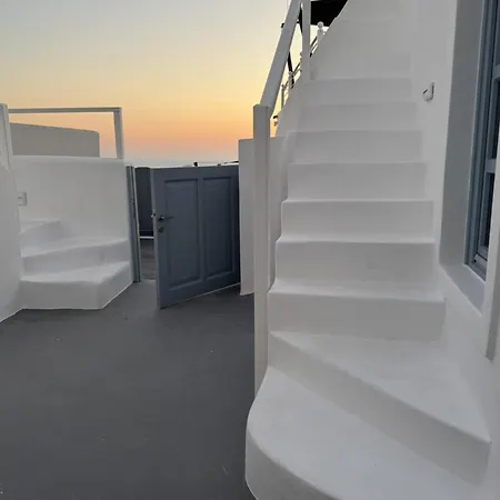 Santoniro Villa *